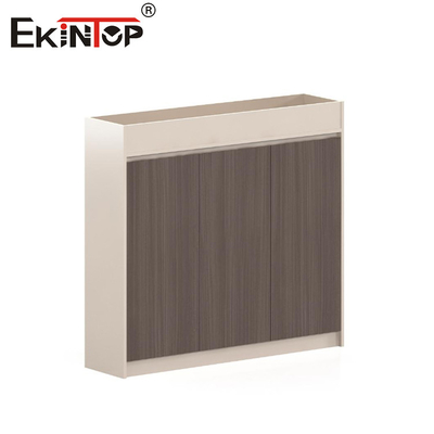 Holzschrank im rustikalen Stil mit Stauraum für Büro