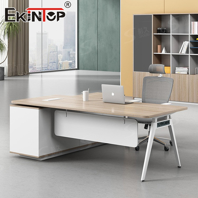 L-förmiger Executive Table Schreibtisch mit Metallbeinen