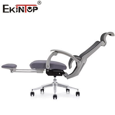 Standard-Gray Office Mesh Chair For-Rückenschmerzen mit Gießmaschinen-Kopflehnen-Sitzplätzen