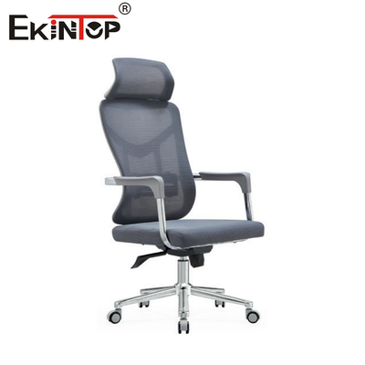 Ergonomischer Bürostuhl mit Kopfstütze und Metallbeinen aus Mesh-Textilien
