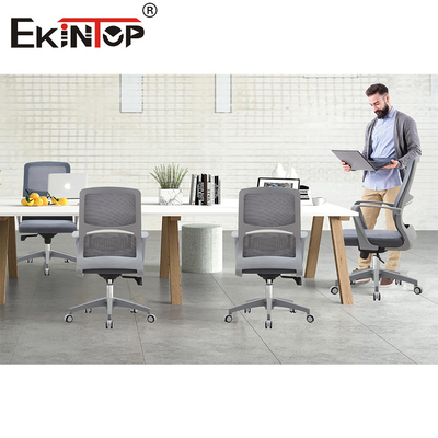 Büro-Stuhl mit modernen Armlehnen