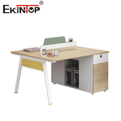 Büro im industriellen Stil Arbeitsplatz Schreibtisch mit Schrank
