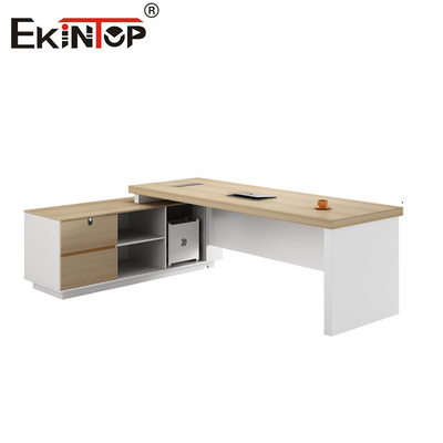 L-förmiger Schreibtisch im Stil aus Massivholz