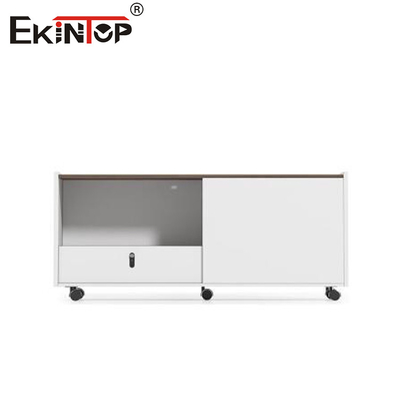 Ergonomischer Schreibtisch für das Büro