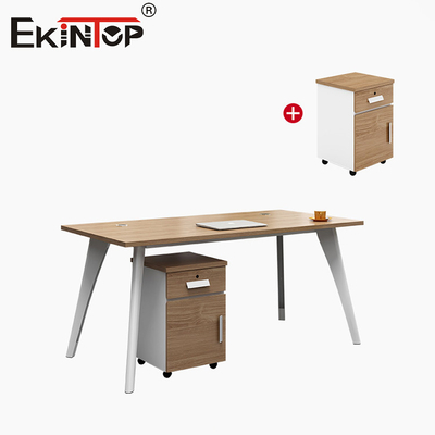 Moderner Büro-Schreibtisch-Design mit Metallbeinen
